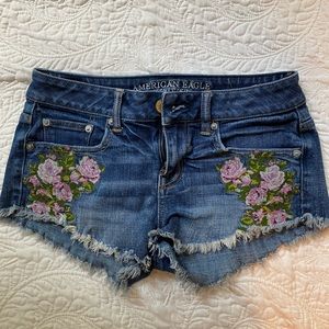 American eagle applique jean shorts
